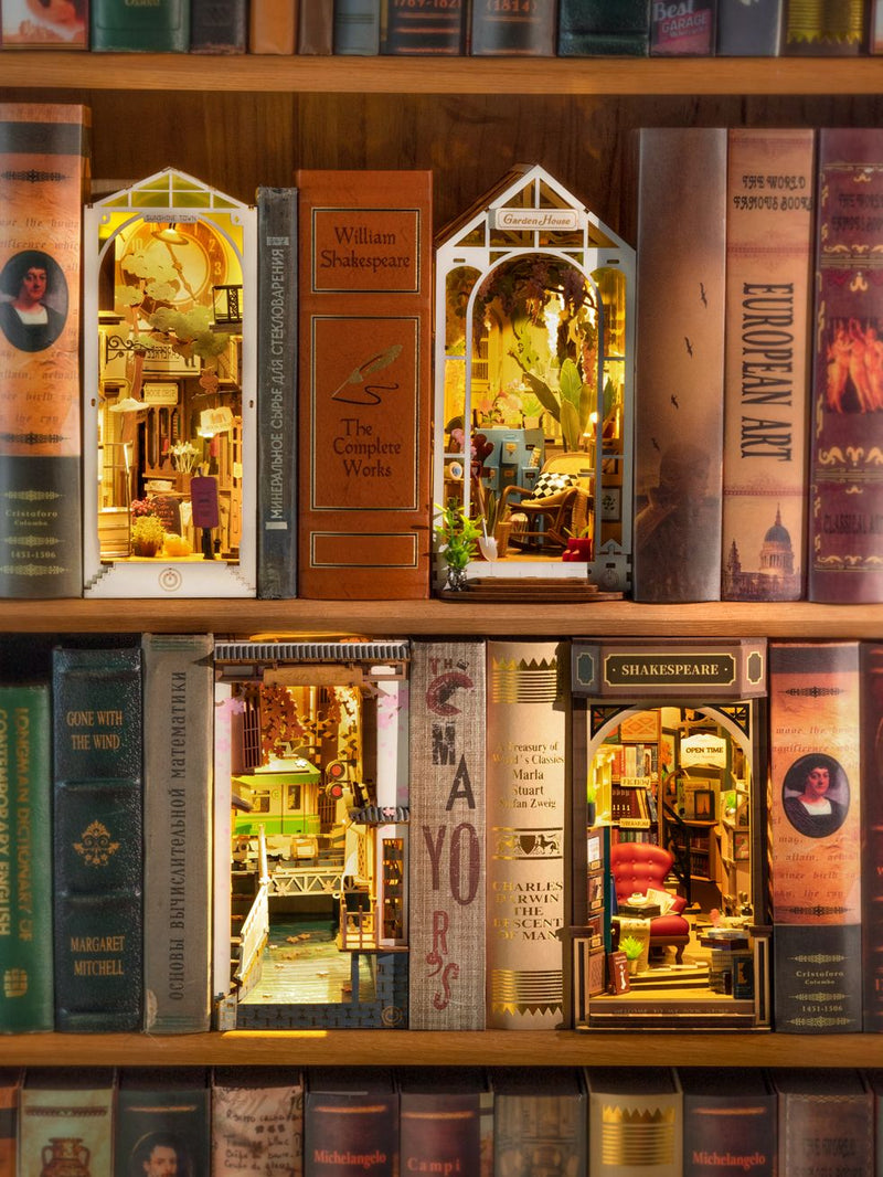 DIY 3D Book Nook Kit Bookstore 194 pcs