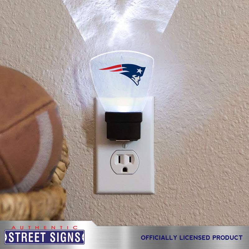 NFL Night Light New England Patriots Dimensions 4" x 3" - Flashpopup.com